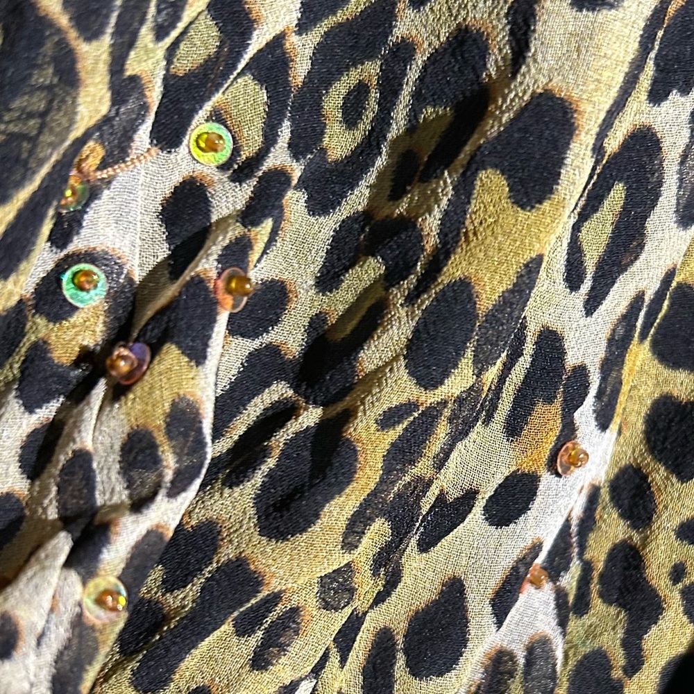 I.C.E animal print  flare out, mid length, size 10 skirt 100% silk sides zipper - Picture 5 of 7